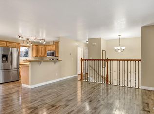 8320 Barnett Dr, Anchorage, AK 99518