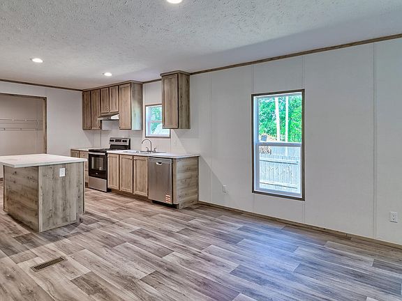 3rd image of 417 Ballpark Road