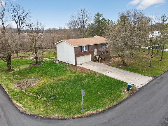 2nd image of 13983 Oxford Dr