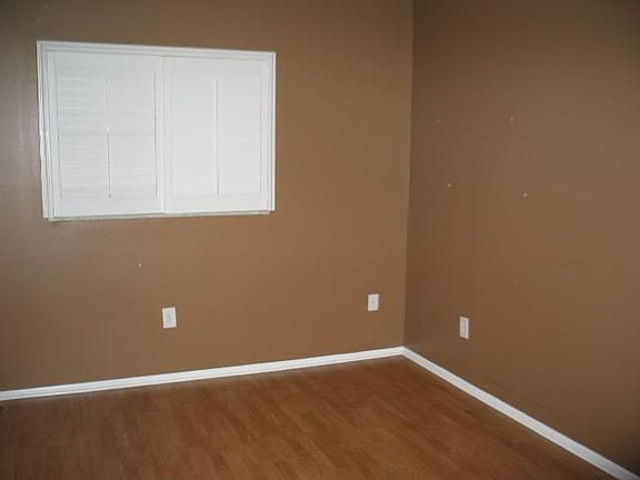 3rd image of 126 Dew Drop Ln