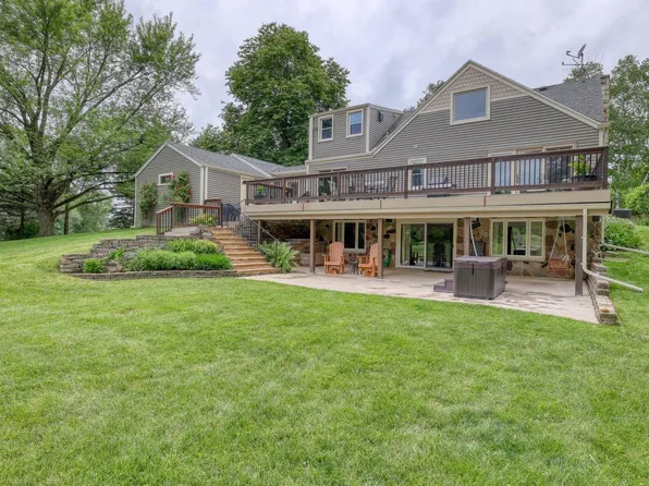 920 Amy Belle LANE, Hubertus, WI 53033