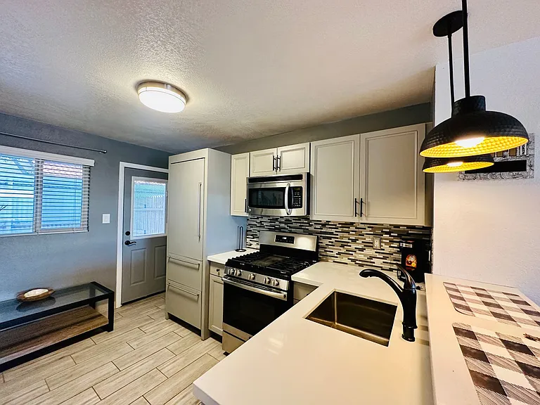 51 N Euclid Ave — Photo 10