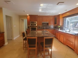 58 Barry Ln, Syosset, NY 11791