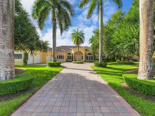 10640 Pegasus St, Davie, FL 33324