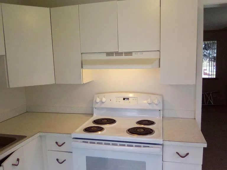 366 S Decatur St — Photo 11