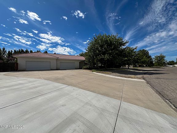 2nd image of 875 Taos Ct