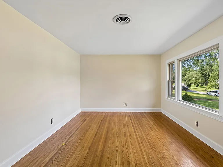 3317 Marcus Dr — Photo 8
