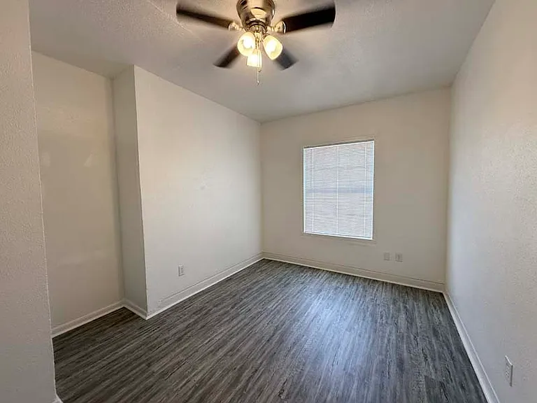 1706 Saunders St #2 — Photo 12