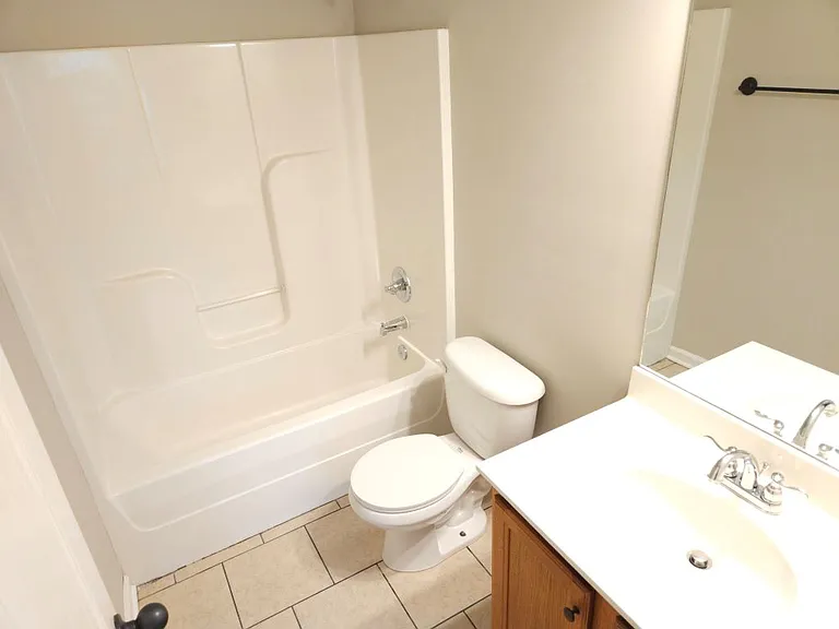 705 Crestland Ave #B-2 — Photo 8