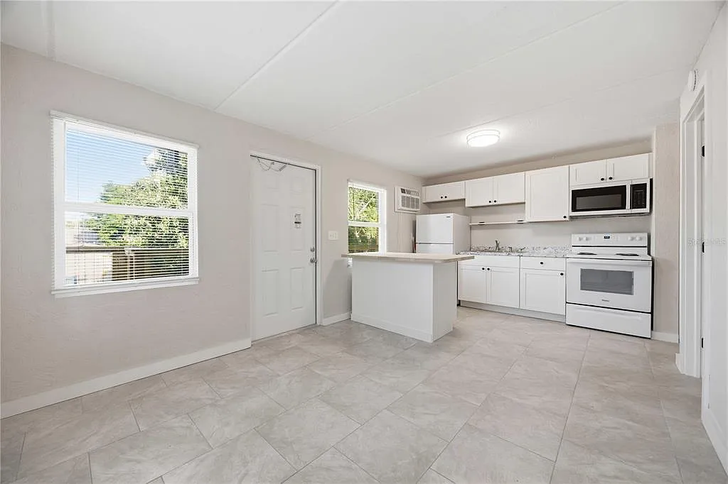1 bed, 1.0 bath, 500 sqft, $850 — Photo 3