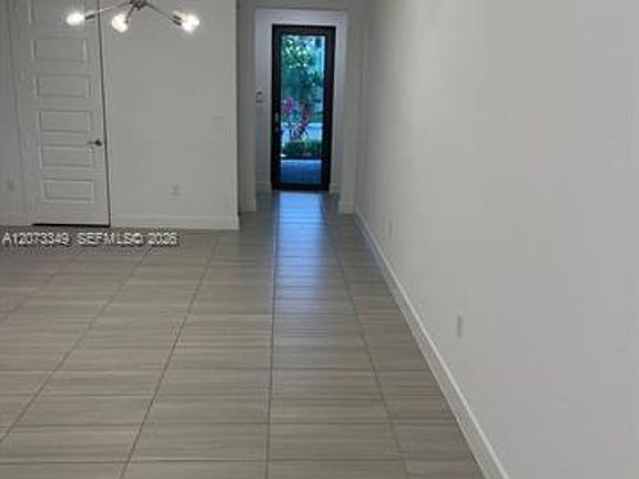 4th image of 10445 NW 81st Ter #Townhouse 10445