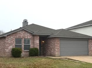 8413 Mild Creek Ln, Denton, TX 76210