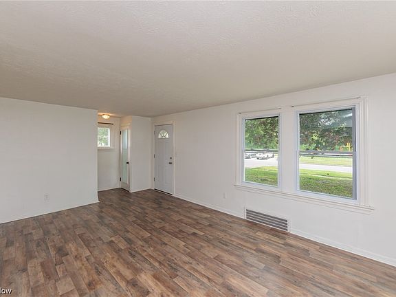 2nd image of 2465 Garfield Blvd