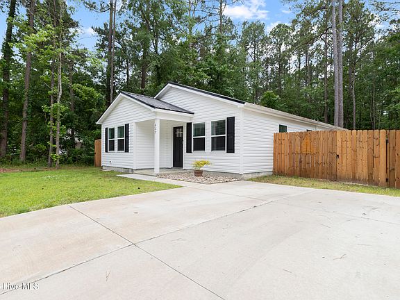 2nd image of 629 Walnut Drive
