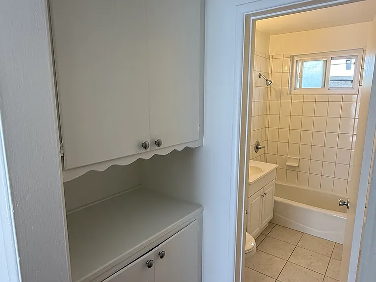 2219 Mathews Ave #A — Photo 15