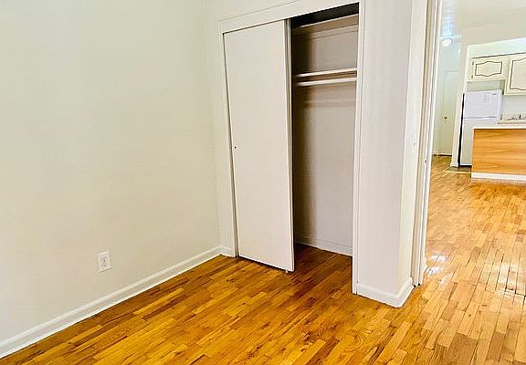 5th image of 425 W 46th St APT 3e
