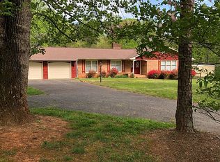 660 Wilmoth Rd, Dobson, NC 27017