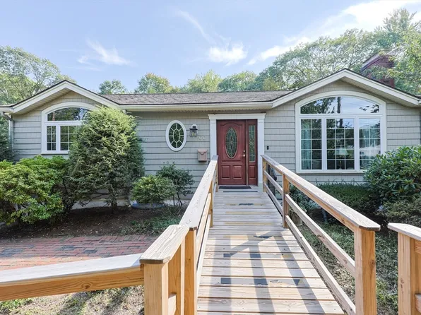 60 Deerfield Rd, Needham, MA 02492