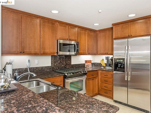 3rd image of 205 E Crystal Cove Ter