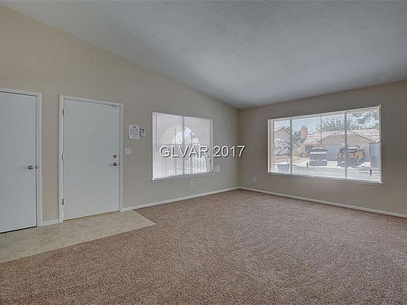 4th image of 1612 Elaine Dr