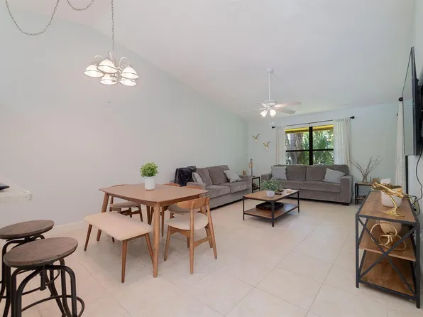 13095 Belhaven Ct APT 11, Wellington, FL 33414