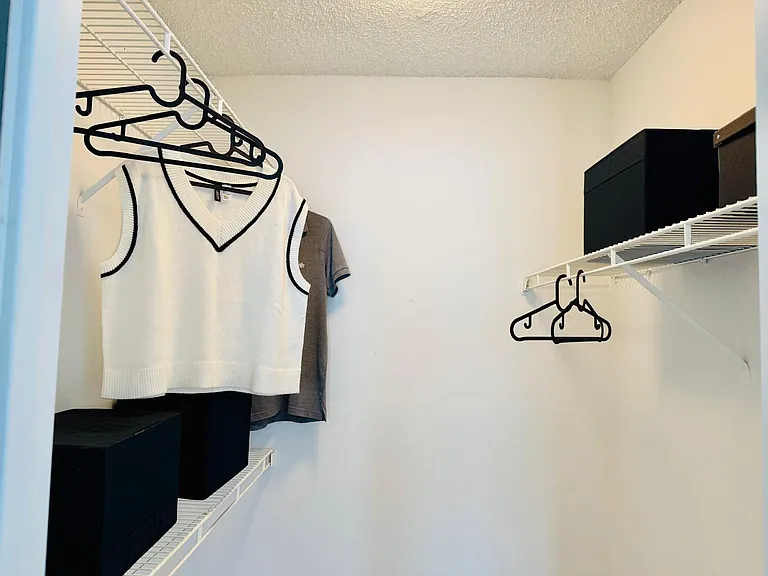 216 Afton Sq #202 — Photo 3