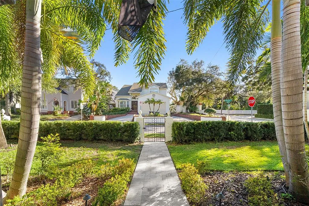 4 bed, 4.5 bath, 2996 sqft, $6,500 — Photo 4