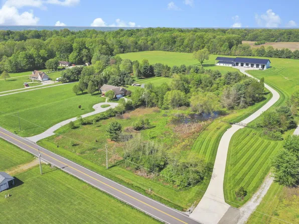 5764 Gale Rd SW, Pataskala, OH 43062