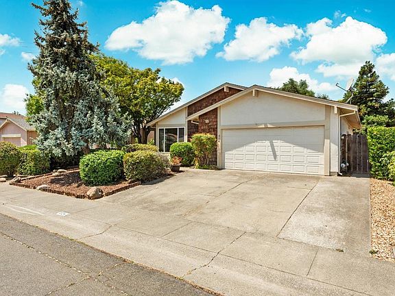 2nd image of 514 Woodlark Drive