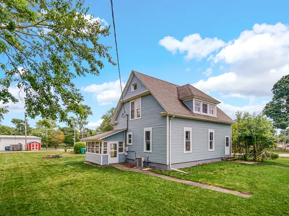 110 S Wood St, Elwood, IL 60421