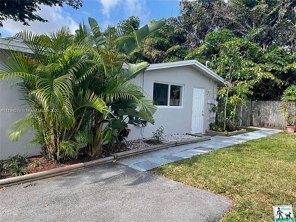 3rd image of 2809 NE 6th Ln #2809