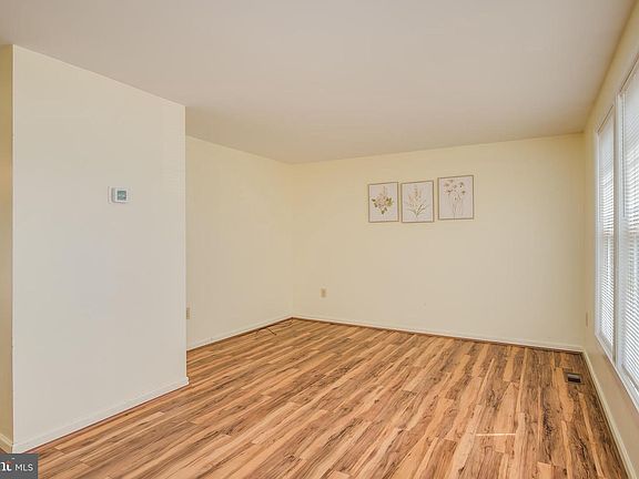 2nd image of 1522 Violet Dr