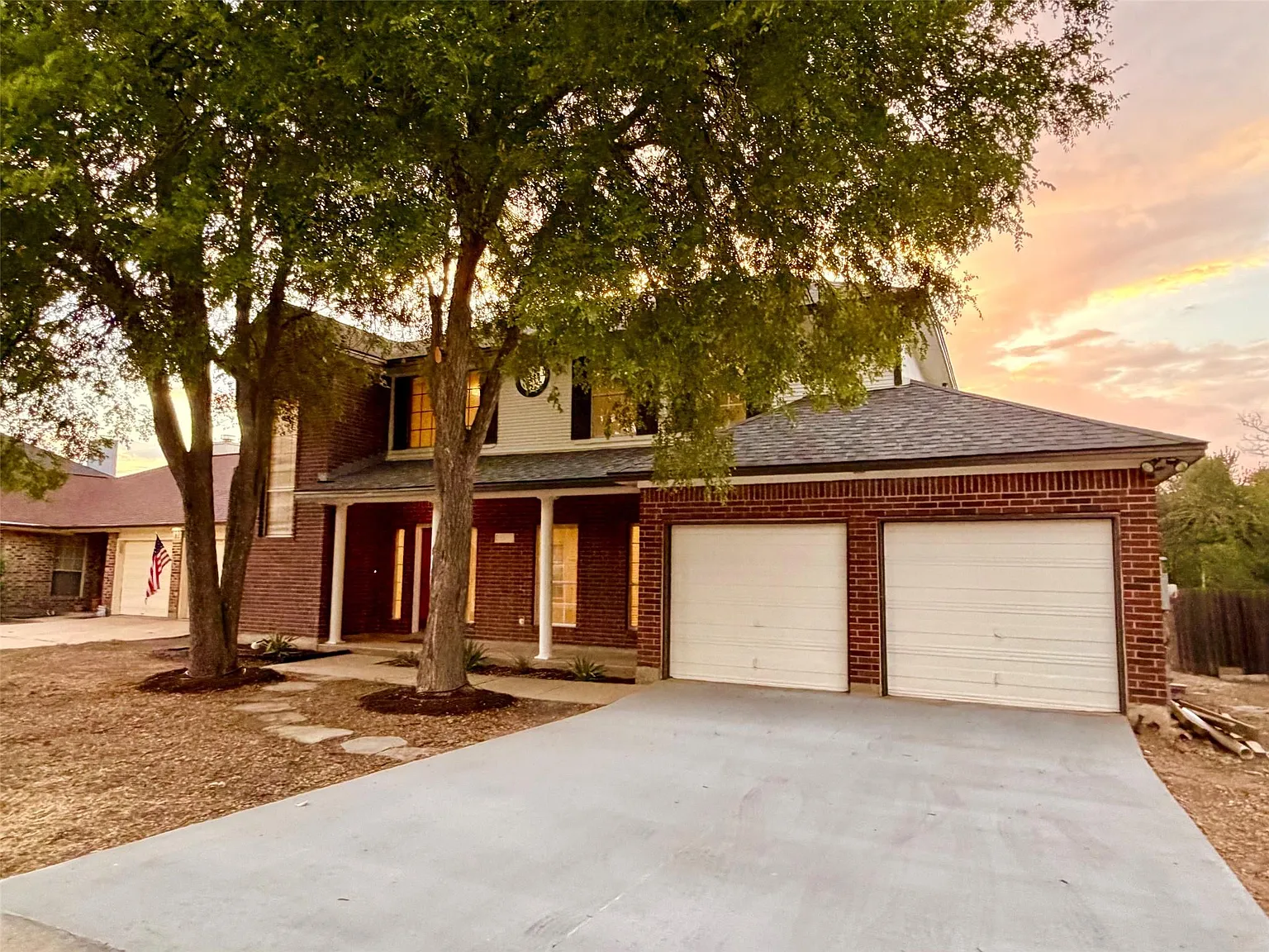 4 bed, 2.5 bath, 2356 sqft, $2,295 — Photo 4