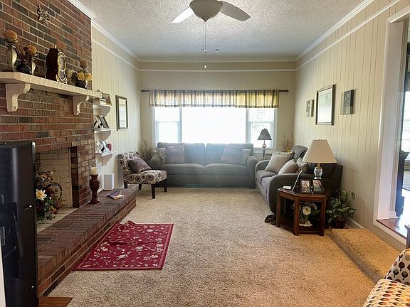 2nd image of 2032 Woodland Dr