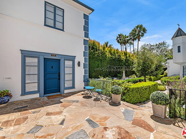 1270 N Hayworth Ave — Photo 3