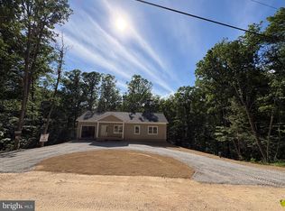 523 Oak Hill Rd, Berkeley Springs, WV 25411