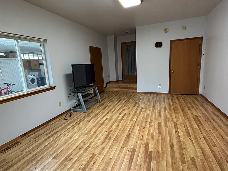 122 K St NE — Photo 5