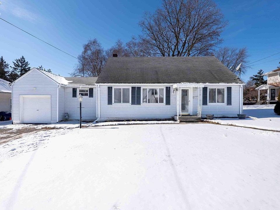 1st image of 141 Mechanic St