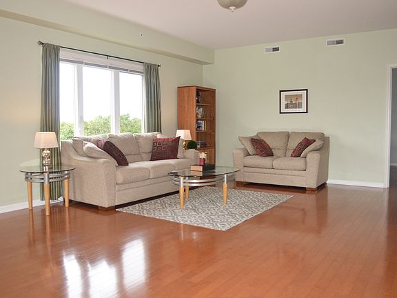 4th image of 435 Alles St Unit 509