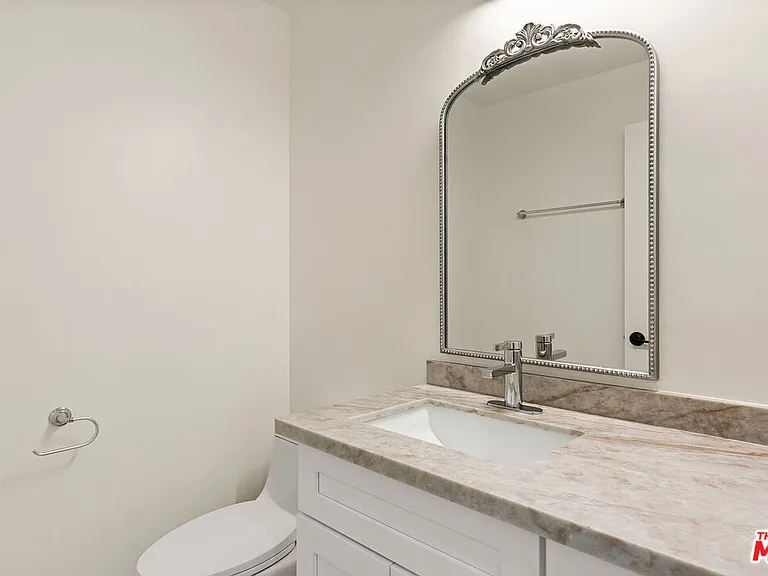 1315 S Saltair Ave #203 — Photo 6