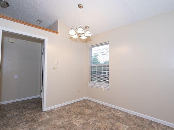 5th image of 1922 Windy Hill Ln
