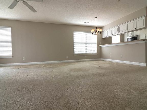 5th image of 619 Woodmoor Dr Unit 102