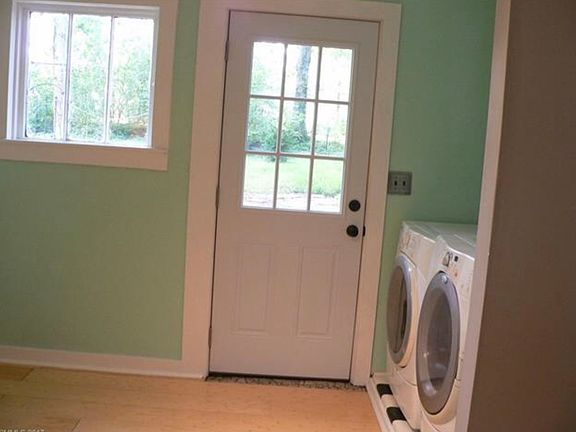 5th image of 216 Half Circle Ln