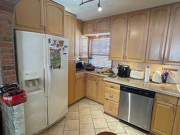 3rd image of 67-13 136th St #B