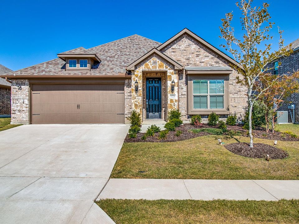 1st image of 1221 Carinna Dr