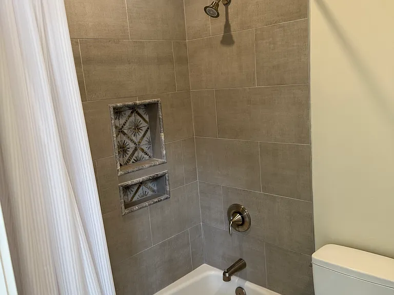 8350 Naylor Ave — Photo 13