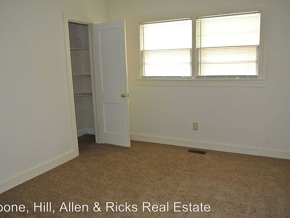 5th image of 102 Brown Dr