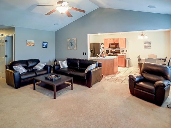 5th image of 416 Tailfeather Dr