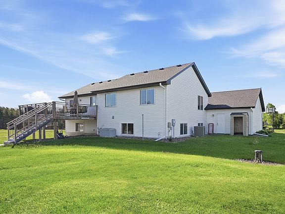 3rd image of 672 Laurie Ln