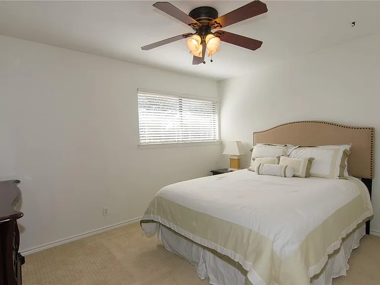 1353 Lost Creek Blvd — Photo 21